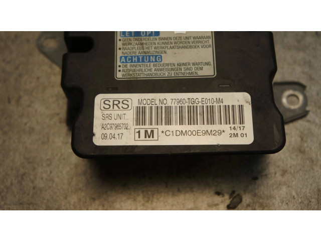 Блок управления надувных подушек 77960-TGG-E010-M4   Honda Civic X