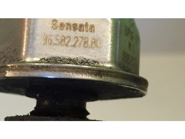 Vstřikovací lišta 9681649580, 9658227880   Ford Mondeo MK IV  pro naftový motor 2.0  