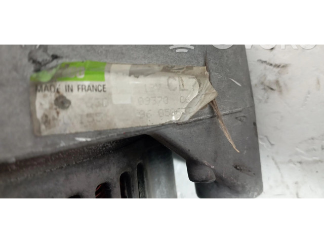 Zpětné zrcátko  Peugeot 106   9605063880  