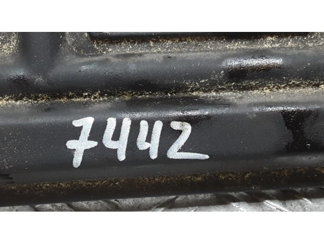 Vstřikovací lišta 1440318   BMW 5 E39  pro benzínový motor 2.2 M54B22 
