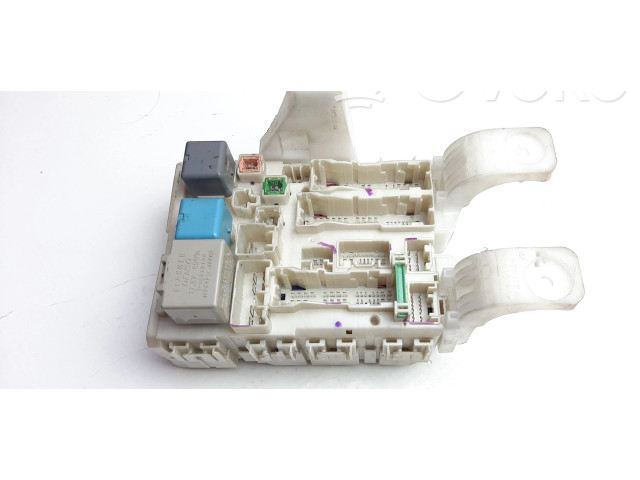 Блок предохранителей 8273047290, M6279   Toyota Prius (XW20)    