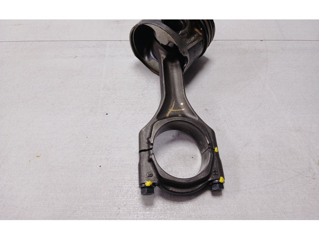 Píst 0687776302   Opel Mokka    B16DTH 