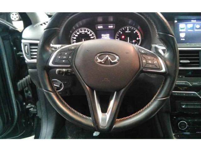 Volant Infiniti QX30 2016   