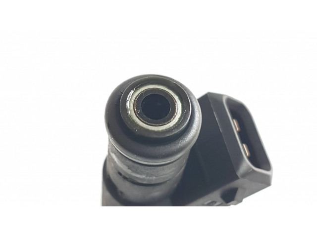 Форсунка 7525721, 3013B00591    BMW 7 E65 E66 для бензинового двигателя  4.5