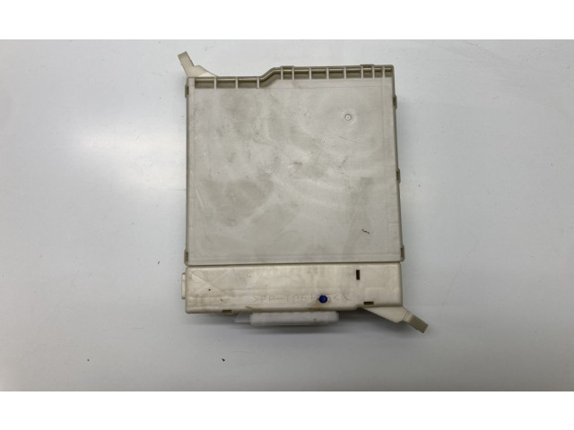 Блок предохранителей  8273030271, 82730-30271   Lexus GS 300 350 430 450H    