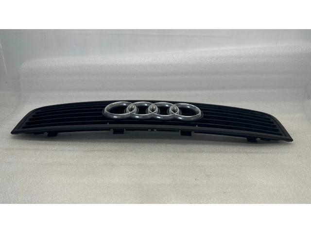 Передняя решётка Audi A6 S6 C5 4B 1997-2005 года 4B0853651F      