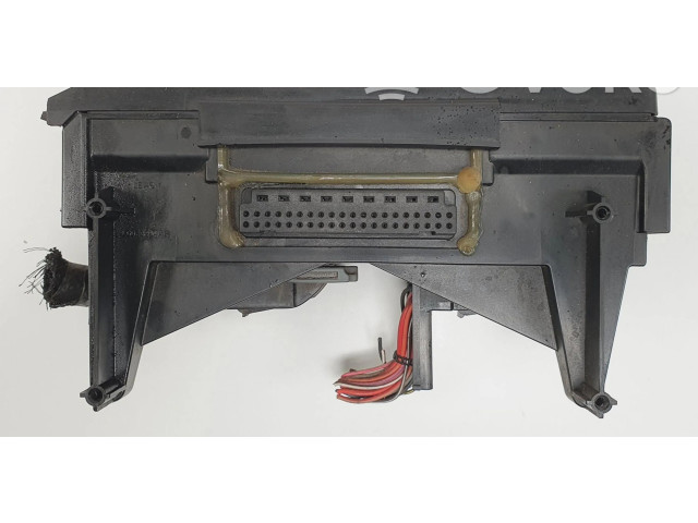 Блок предохранителей  04692087AB   Jeep Cherokee    
