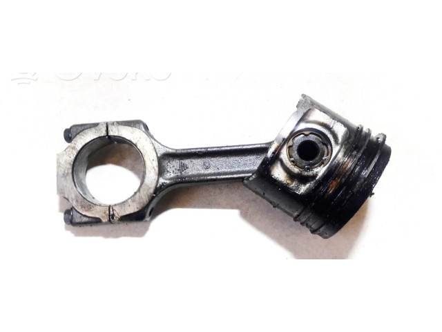 Píst    Alfa Romeo 156  pro naftový motor 1.9  