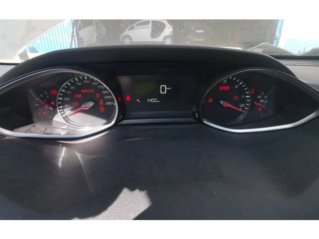 Přístrojová deska  Peugeot 308 SW  2014 9807571480  