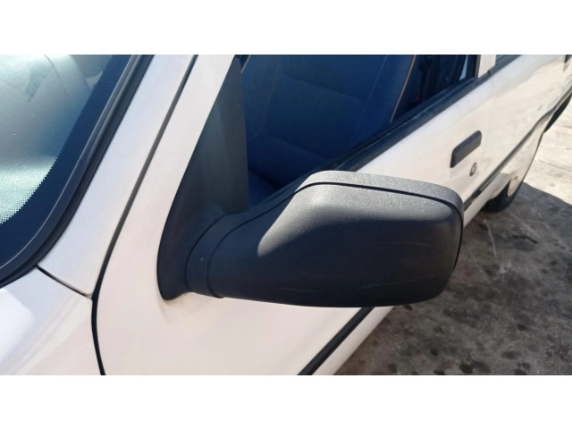 Zpětné zrcátko  Peugeot 106     