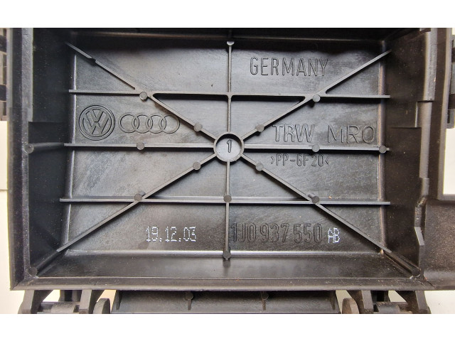 Блок предохранителей  1J0937550AB   Volkswagen New Beetle    