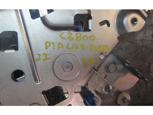 Замок багажника 825087319R    Dacia Dokker  -  года