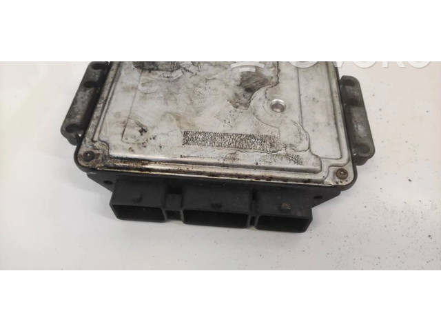 Řídící jednotka 0281011389, 8200263396   Nissan Primera 2003