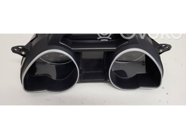 Přístrojová deska  Audi RS5 2010 8T0920982A, 503002363405  