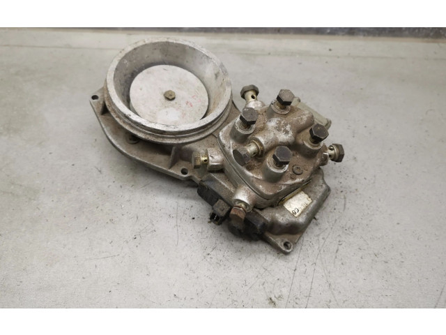 Vstřikovací lišta 0438121011, 026133353   Audi 80 90 B3     