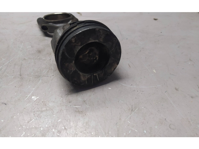 Vstřikovač 0687776302   Opel Astra J    B16DTL 