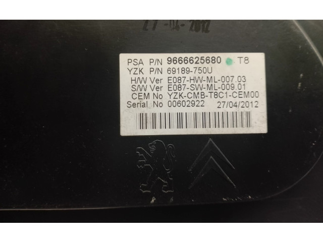 Přístrojová deska  Peugeot 5008 2016 9666625680  