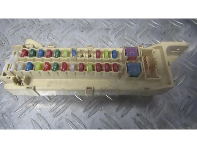   Pojistková skříňka    Mazda MPV 2004