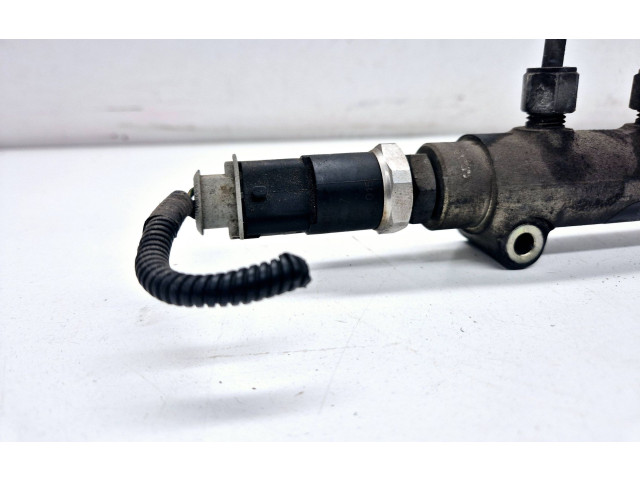 Vstřikovací lišta 8658252, 003180L1   Volvo V70    D5244T 
