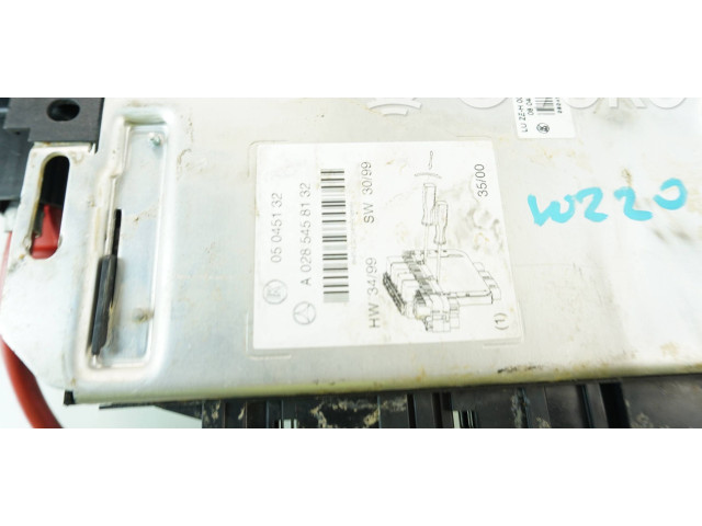   Pojistková skříňka A0285458132   Mercede-Benz S W220 1998