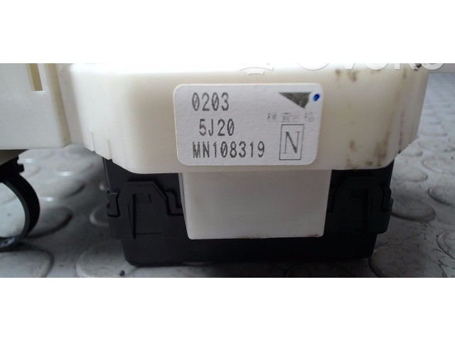 Блок предохранителей  MN108319, NICHTZUTREFFEND   Mitsubishi Colt    