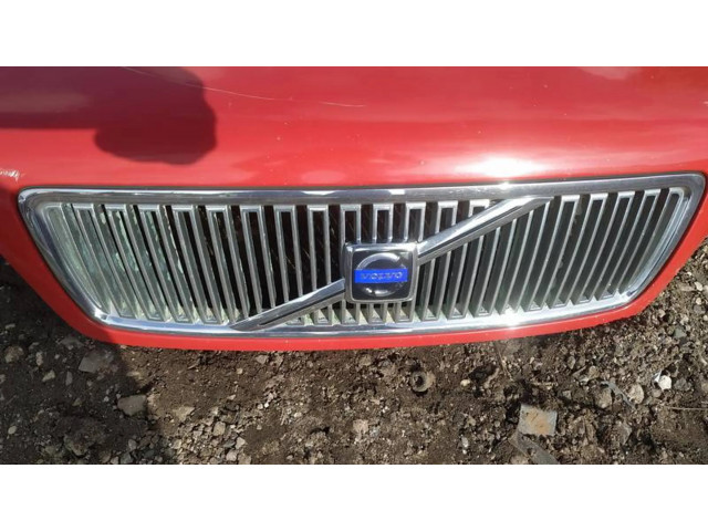 Передняя решётка Volvo C70 1998-2005 года       