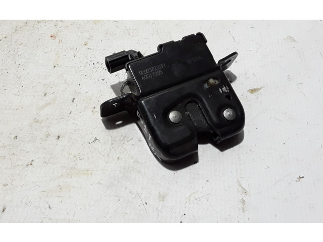 Замок багажника 905037230R    Dacia Duster 2010 - 2017 года