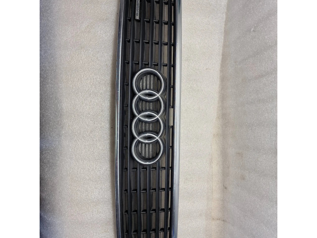 Верхняя решётка Audi A8 S8 D2 4D 1994-2002 года 4D0853651H      