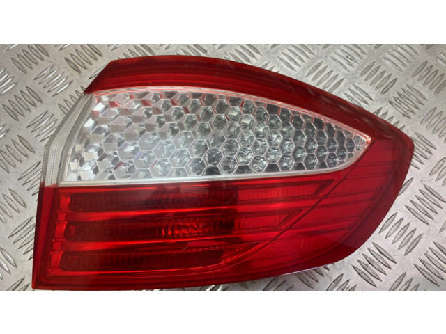 Задний фонарь правый 7S7113404B    Ford Mondeo MK IV   2007-2014 года