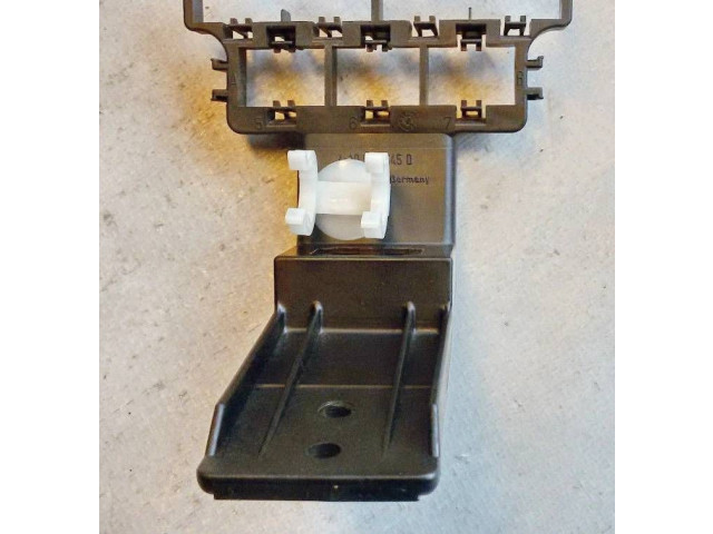 Блок предохранителей  4A0937545D   Audi A6 S6 C4 4A    
