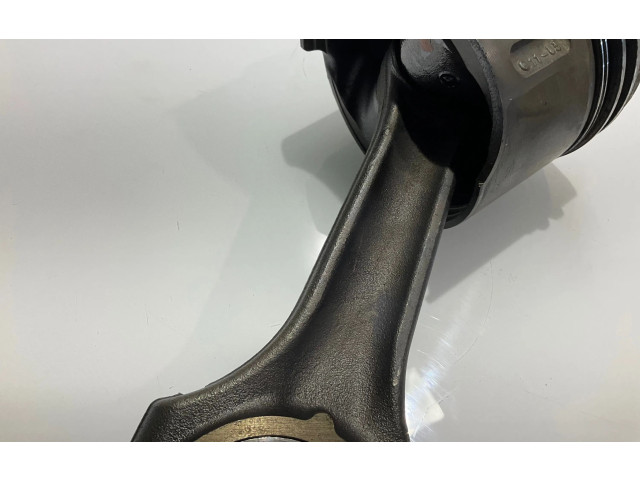 Píst    Mercedes-Benz E W211    648.961 