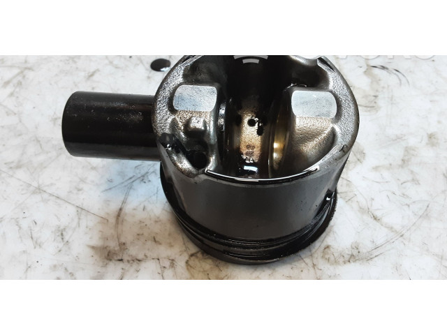 Píst 8372T, 5R2   Audi A6 S6 C7 4G     