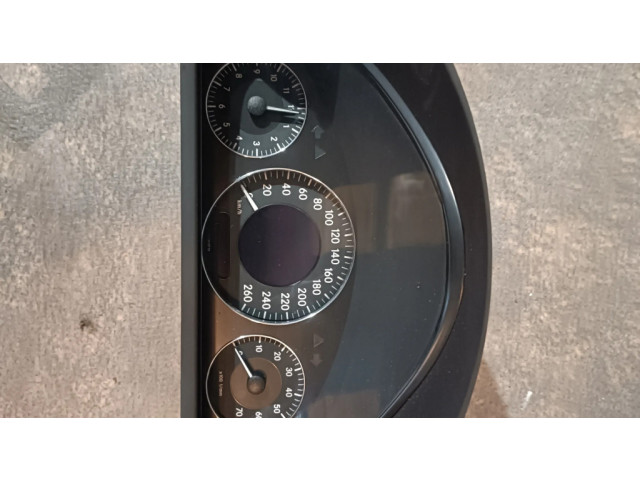 Přístrojová deska  Mercedes-Benz CLK A209 C209 2003 A2095400111  