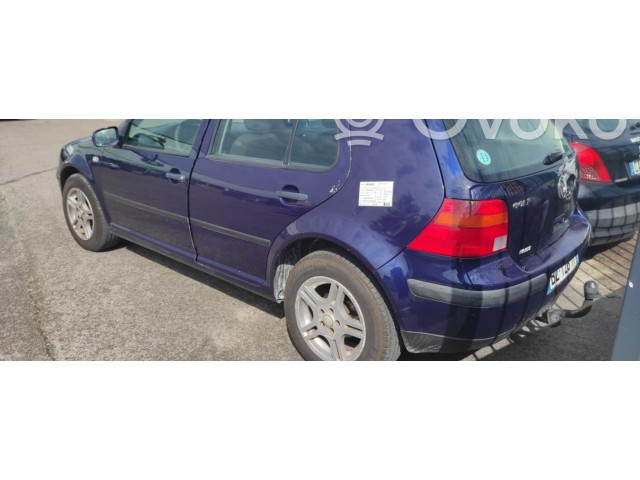 Комплект радиатора    Volkswagen Golf IV 2001