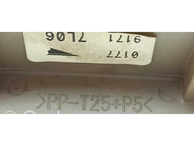 Přístrojová deska  Peugeot 107 2007 838000H142, H14838000H142  