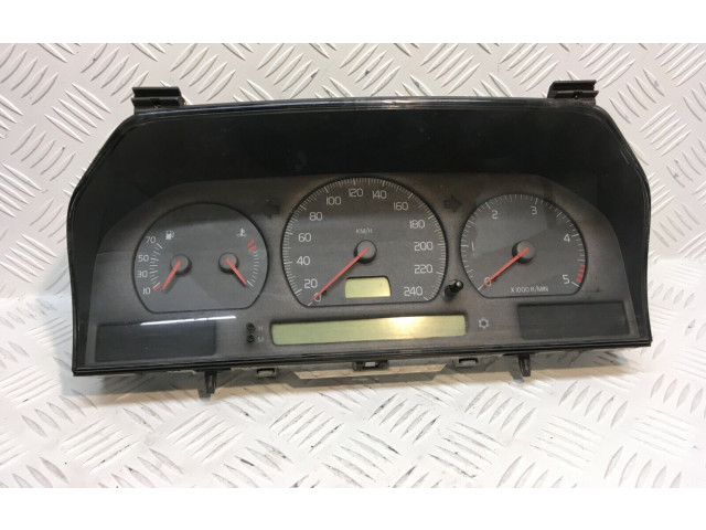 Přístrojová deska  Volvo S70  V70  V70 XC 2000 9168138, 9168386  