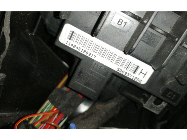   Pojistková skříňka 5Q0937125G, 5Q0907361   Volkswagen Golf VII 2014