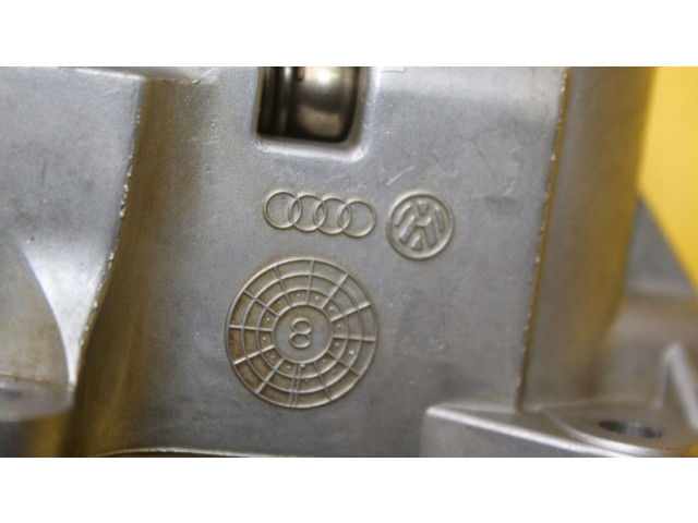 Масляный насос     Audi A3 S3 8P 