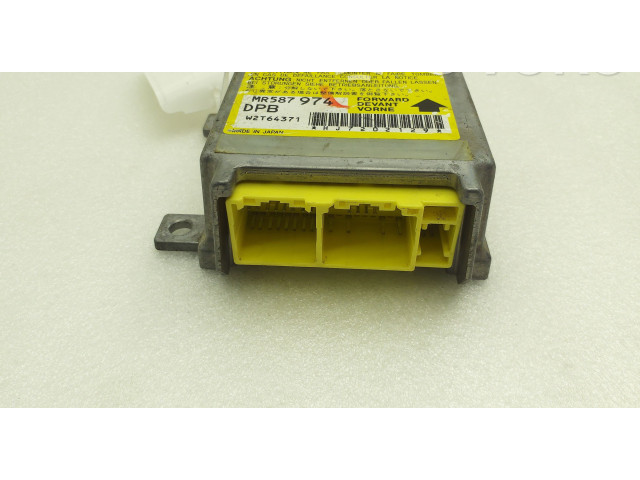 Подушка безопасности водителя MR587974   Mitsubishi L200