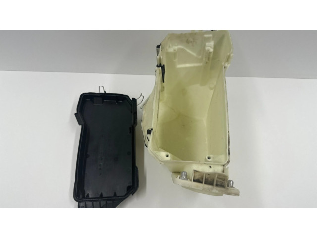Блок предохранителей  A2045400180   Mercedes-Benz C W204    