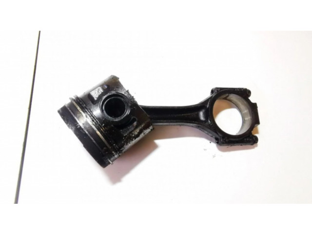Píst 038j   Audi A3 S3 8P  pro naftový motor 2.0  