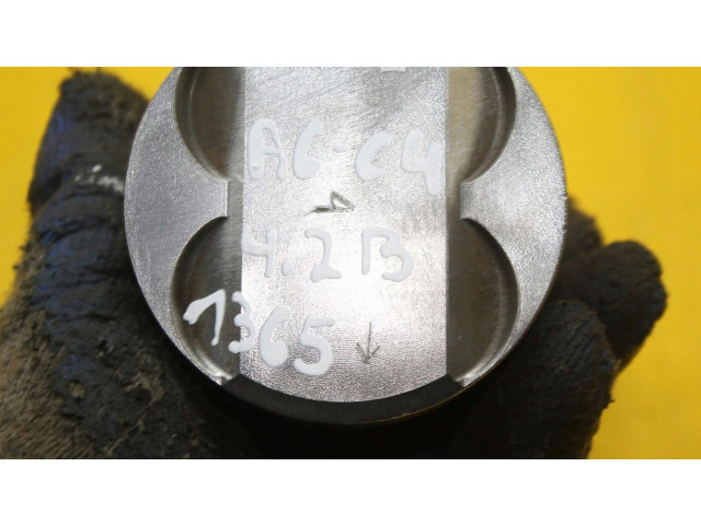 Píst 077B   Audi A6 S6 C4 4A     