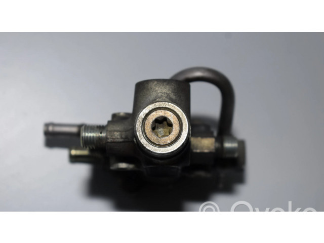 Vstřikovací lišta 2248322   BMW 7 E38  pro naftový motor 3.9 E38 740d M67 D39 (398D1) 3,9 L 1 