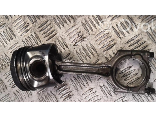 Píst 81l123   Volvo V70  pro naftový motor 2.0  