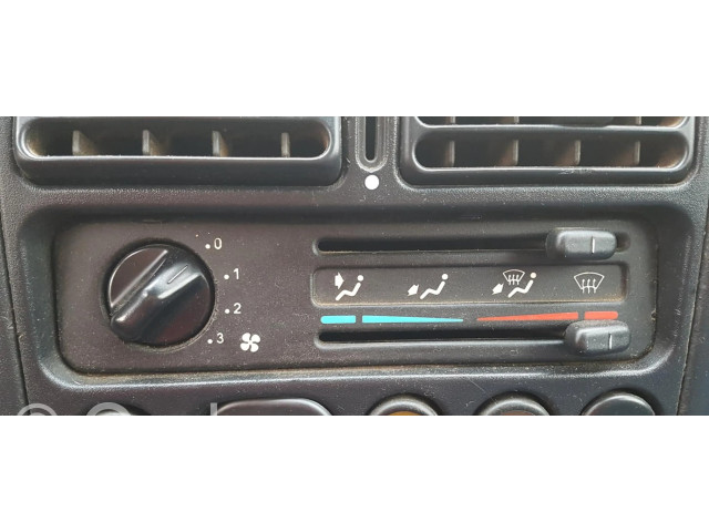 Блок управления климат-контролем    Peugeot 106