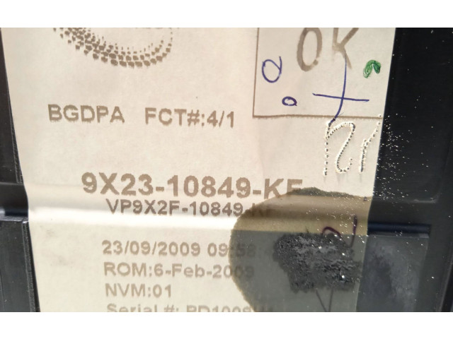 Přístrojová deska  Jaguar XF X250 2009 9X2310849KE  