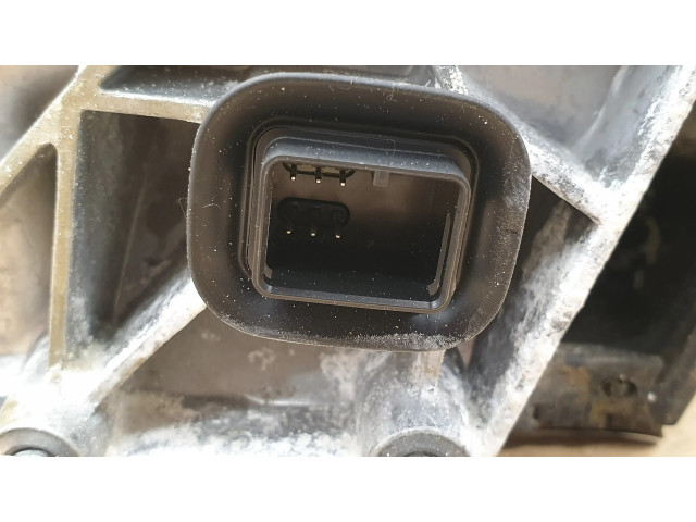Zpětné zrcátko pravé BMW 2 F46 2016  7421456, RHD  