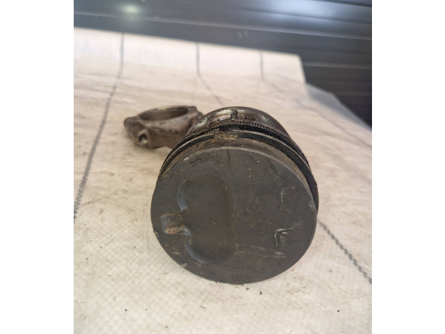 Píst 030149513A   Jeep Cherokee    - 