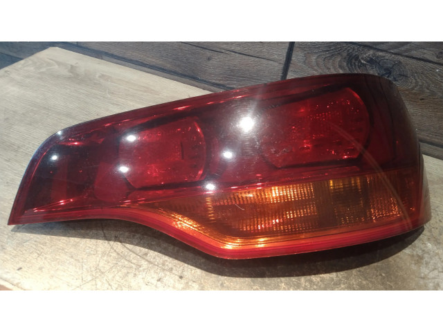 Задний фонарь правый 4L0945094, 027330202    Audi Q7 4L   2005-2015 года