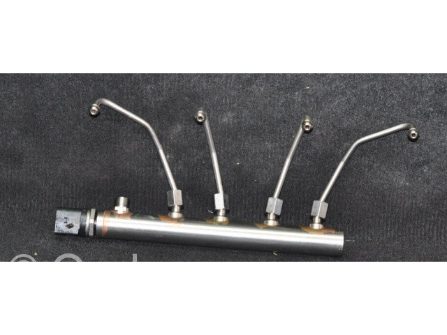 Vstřikovací lišta 7585411   BMW Z4 E89  pro benzínový motor 2.0  